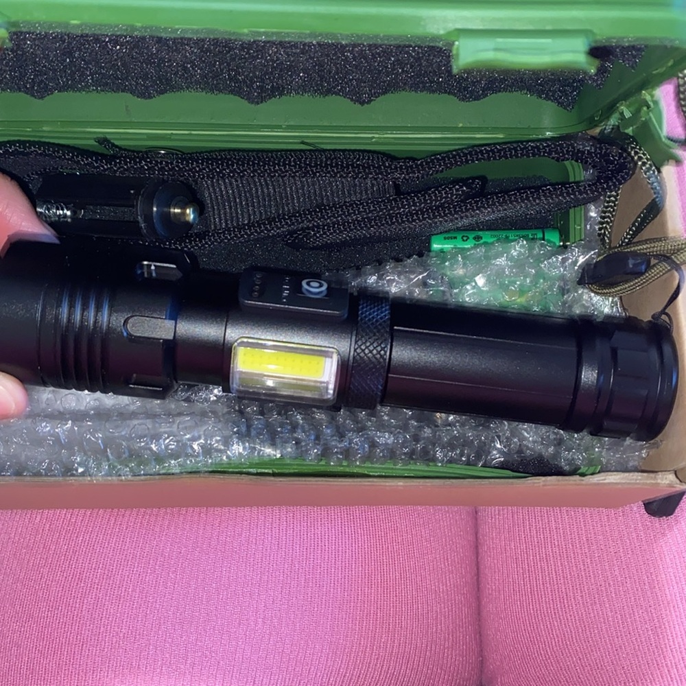 Flashlight - Picture 3 of 3